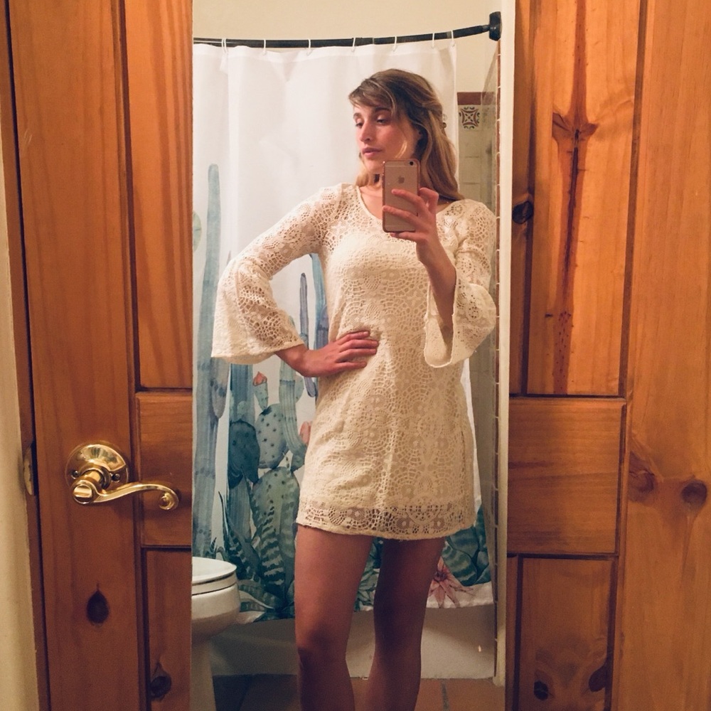 Lacy 70’s Style Bell Sleeved Dress